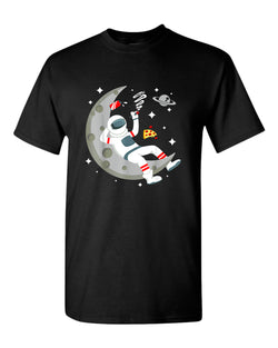 Astronaut chilling 420 t-shirt - Fivestartees